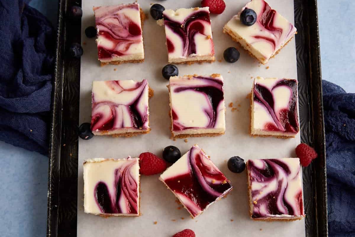 berry-cheesecake-bars-recipe