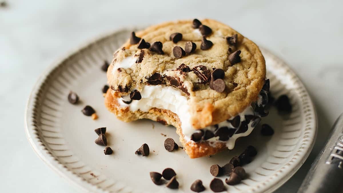 chocolate-chip-cookie-sandwich-recipe