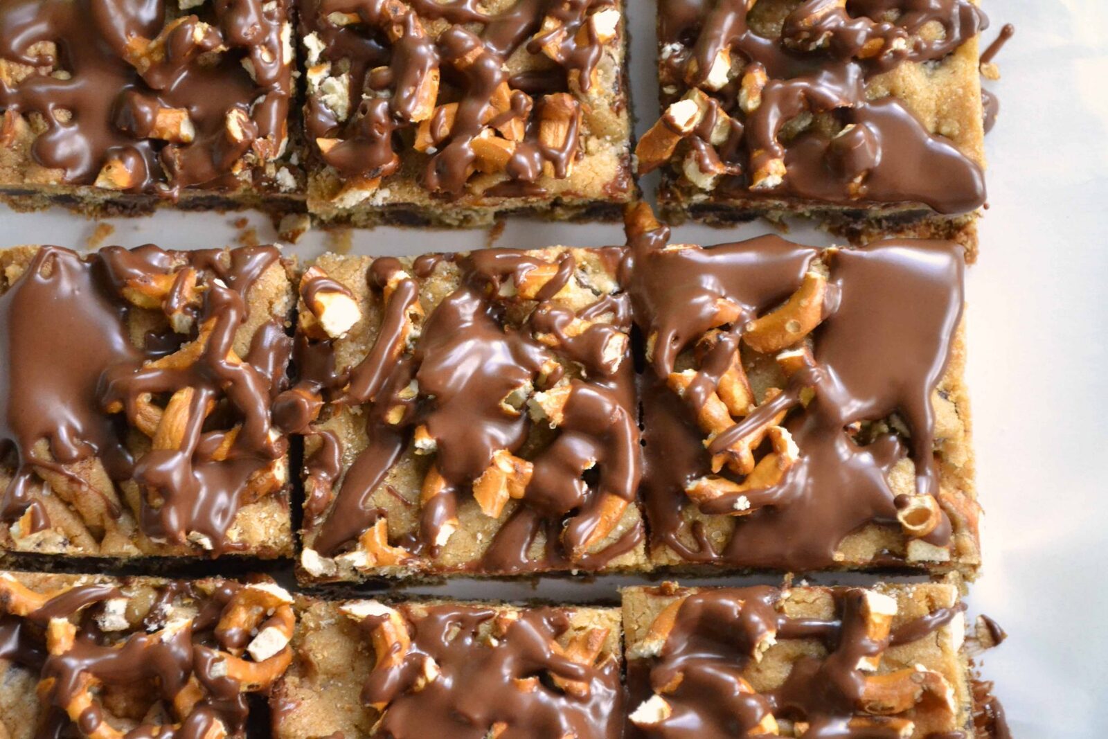 chocolate-chip-pretzel-blondies-recipe