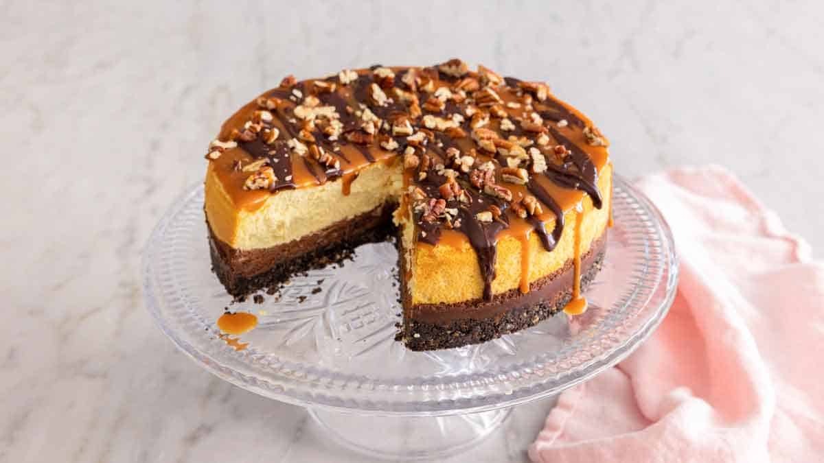 chocolate-turtle-cheesecake-recipe