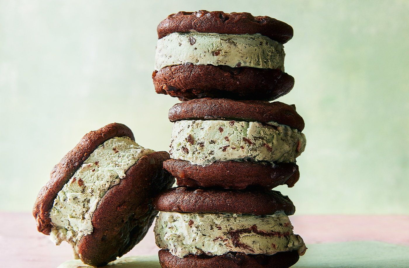 mint-chocolate-chip-ice-cream-sandwich-recipe