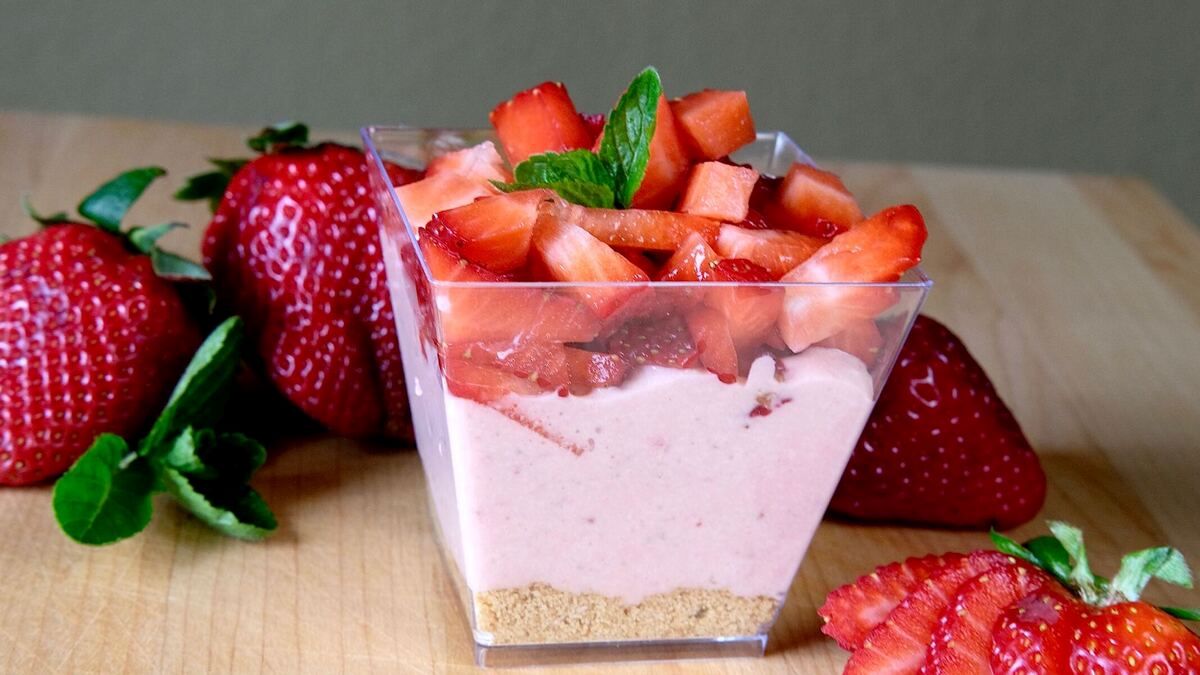 strawberry-cheesecake-parfait-recipe