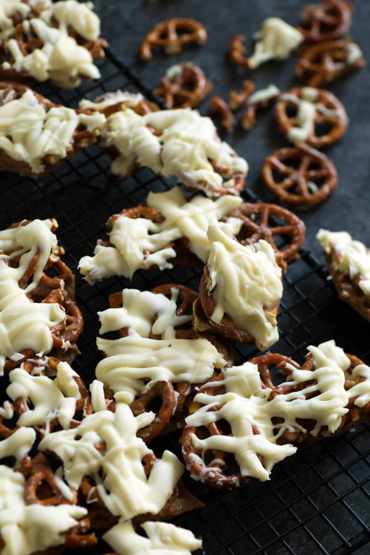 white-chocolate-pretzel-bark-recipe