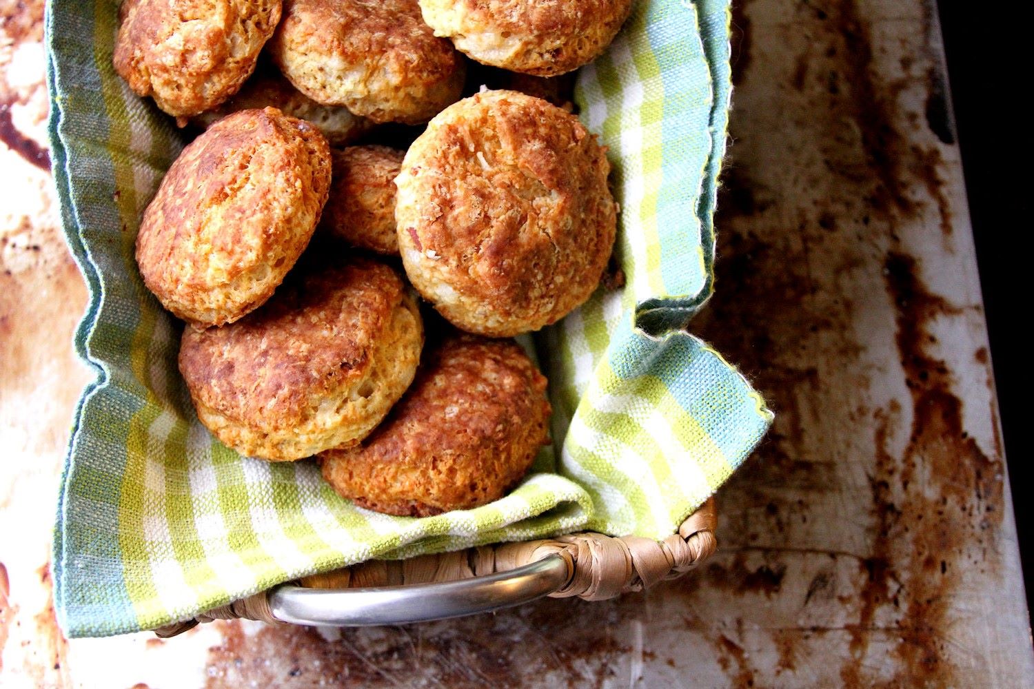 bacon-cheddar-biscuits-recipe