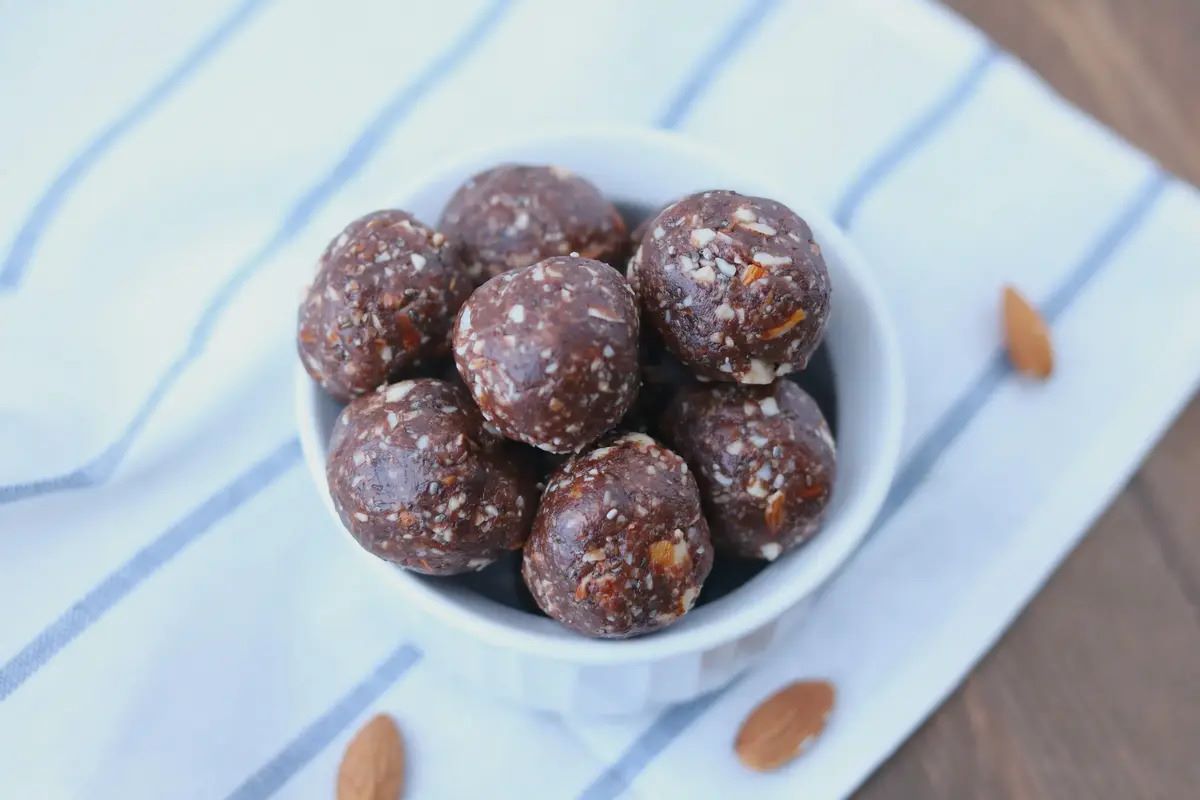 chocolate-almond-bites-recipe