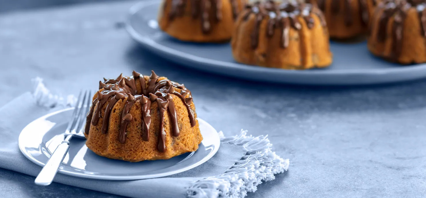 chocolate-chip-mini-bundt-cakes-recipe