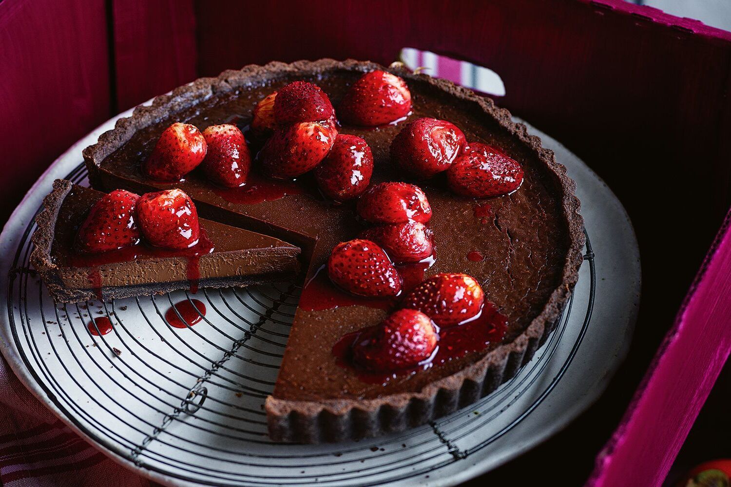 chocolate-dipped-strawberry-tart-recipe