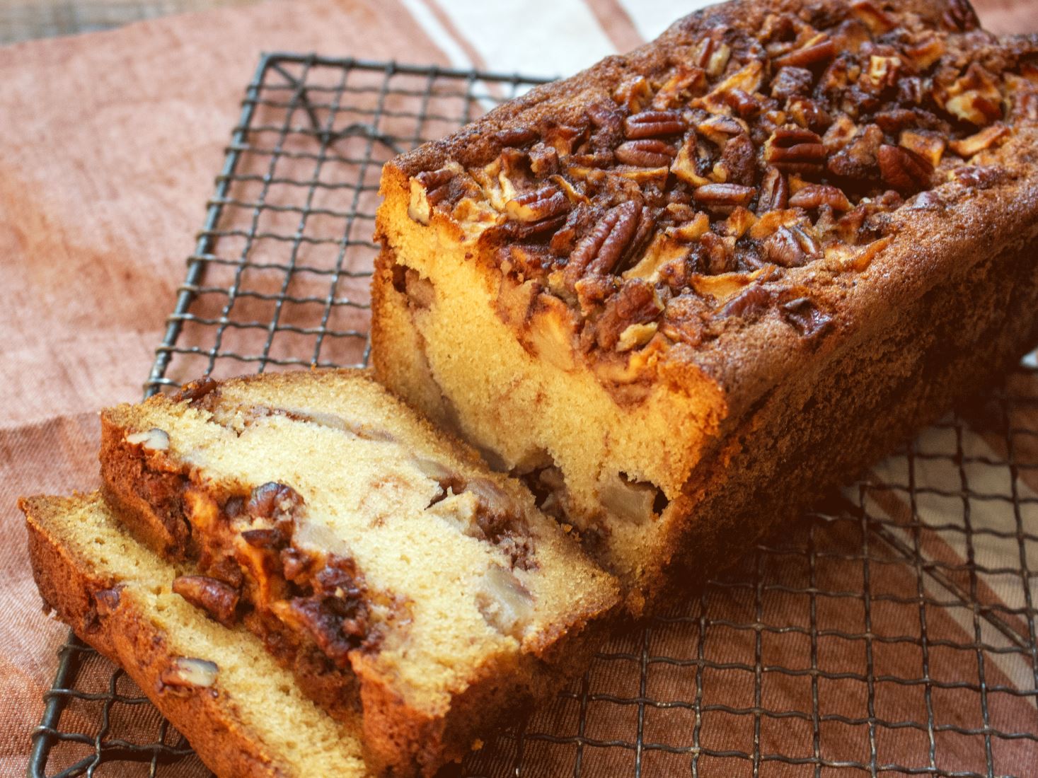 cinnamon-apple-bread-recipe