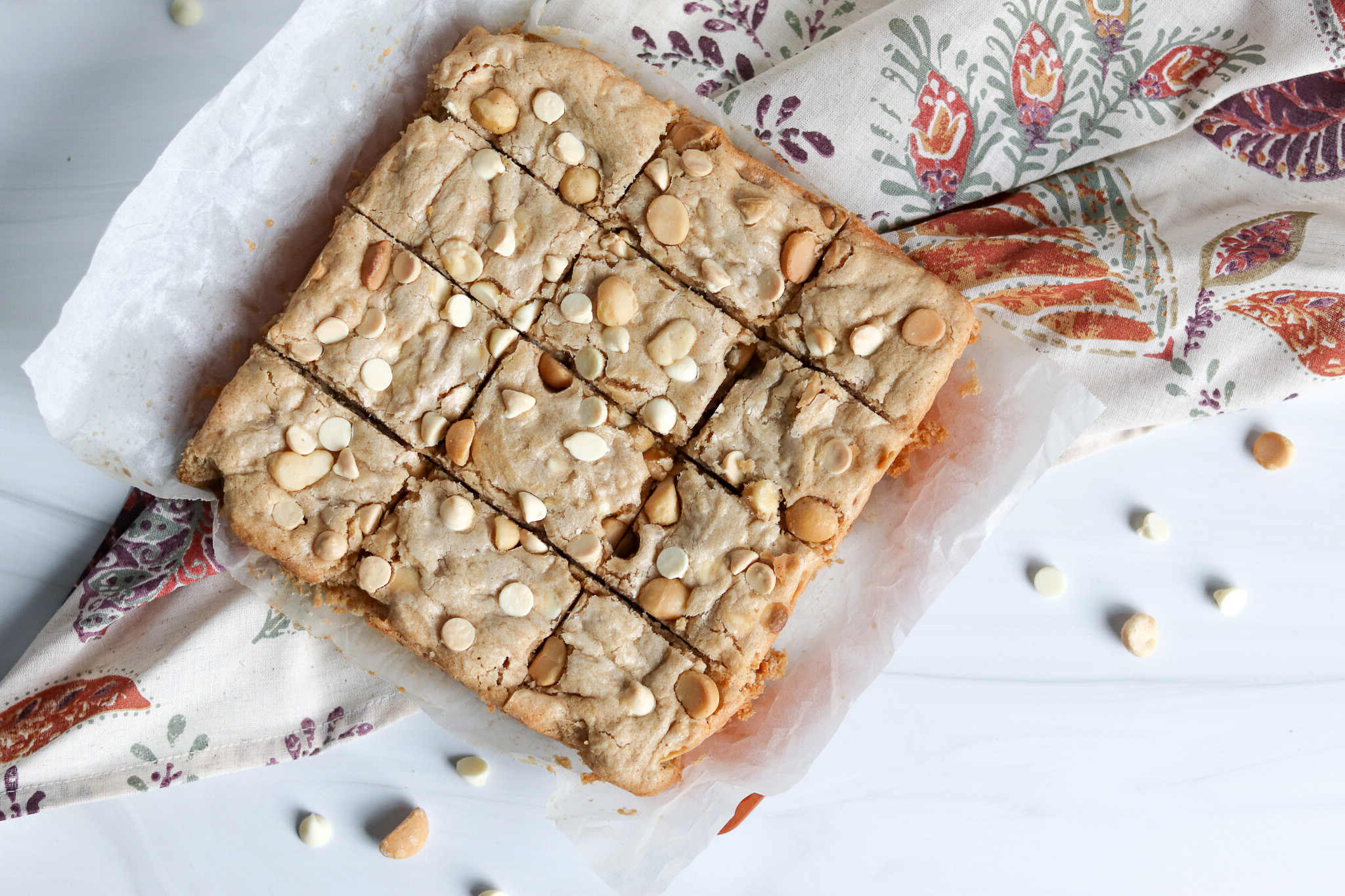 coconut-macadamia-nut-blondies-recipe