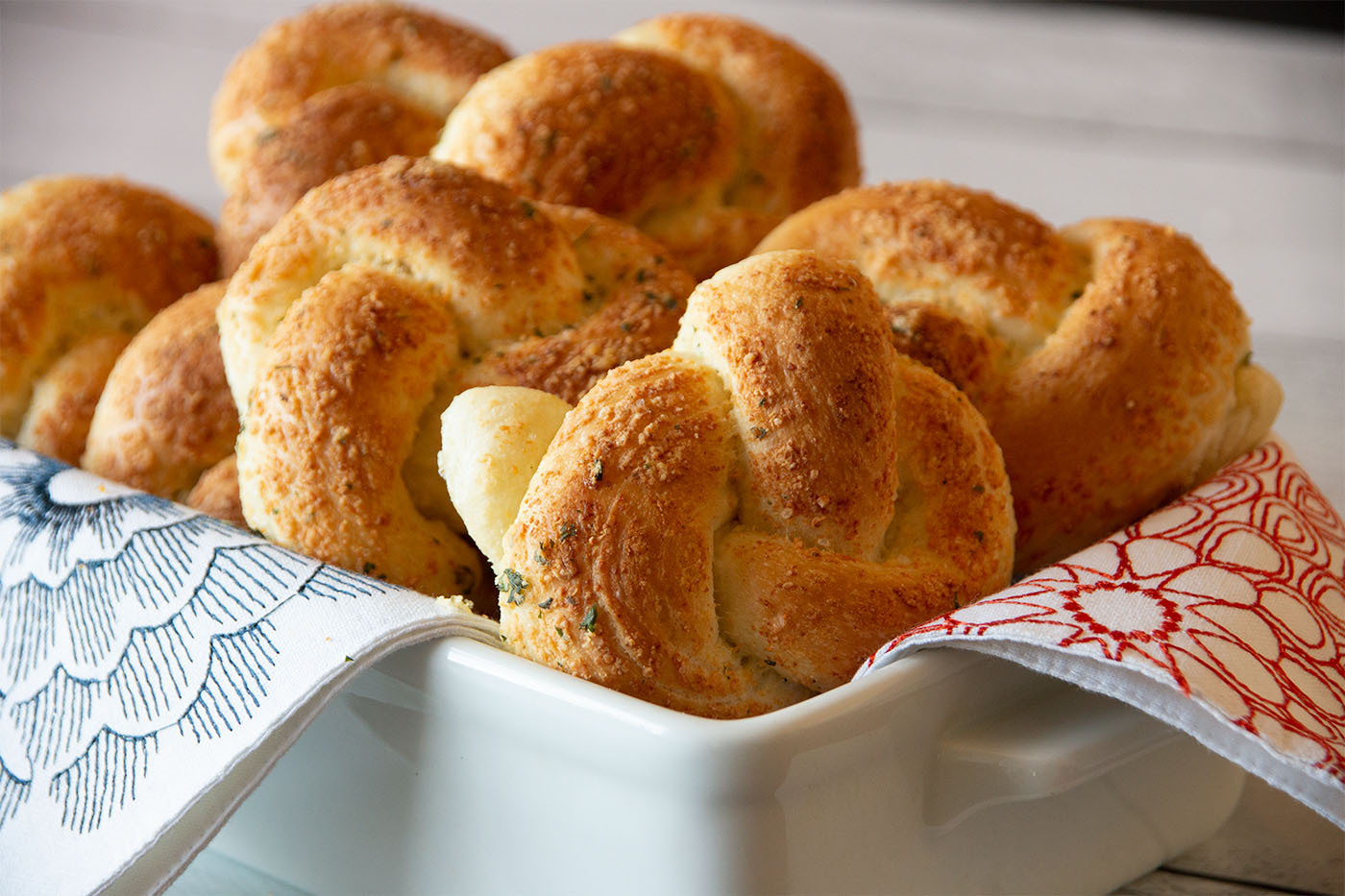 garlic-pretzel-knots-recipe