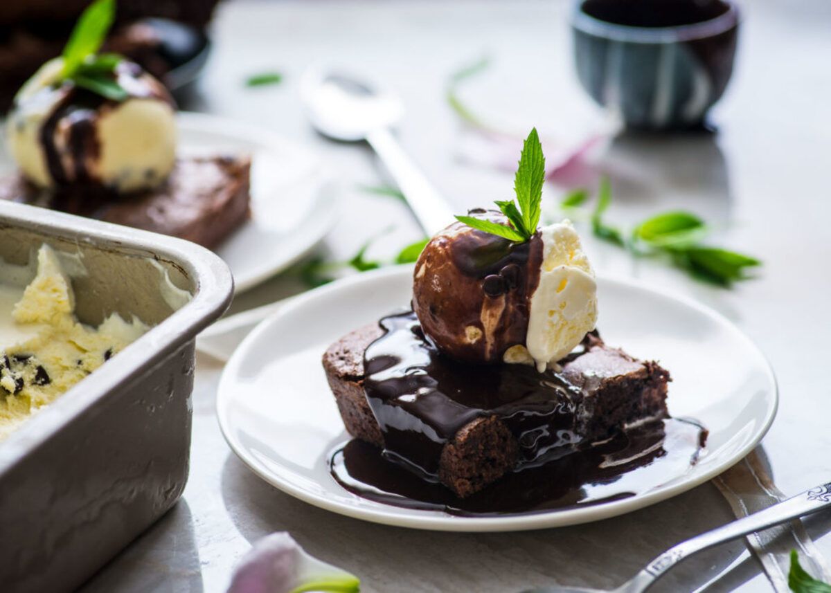 mint-chocolate-brownie-sundae-recipe