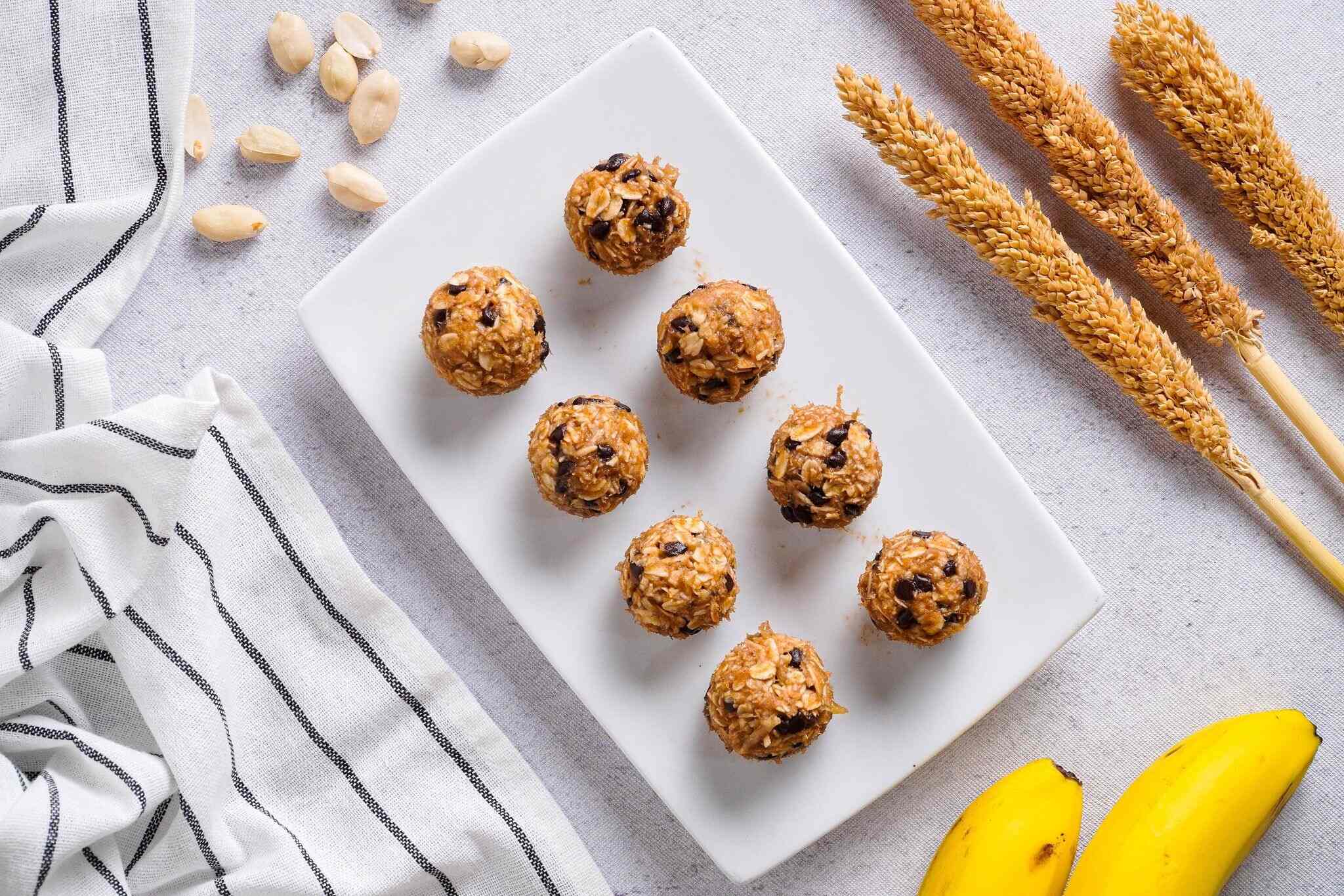 peanut-butter-oat-balls-recipe