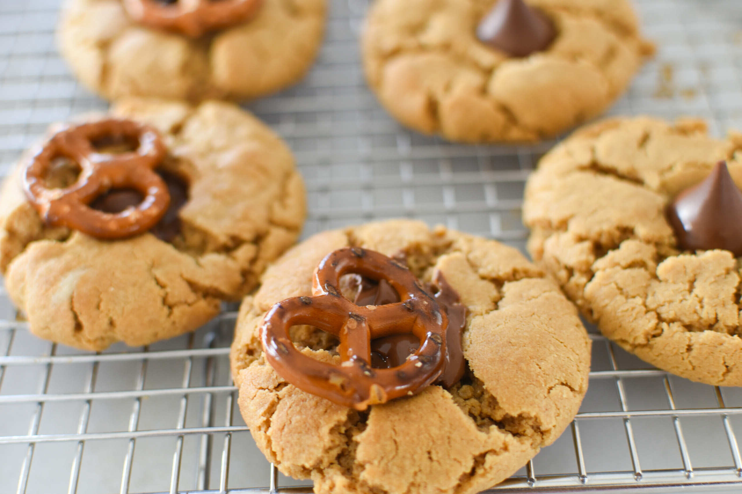 peanut-butter-pretzel-cookies-recipe