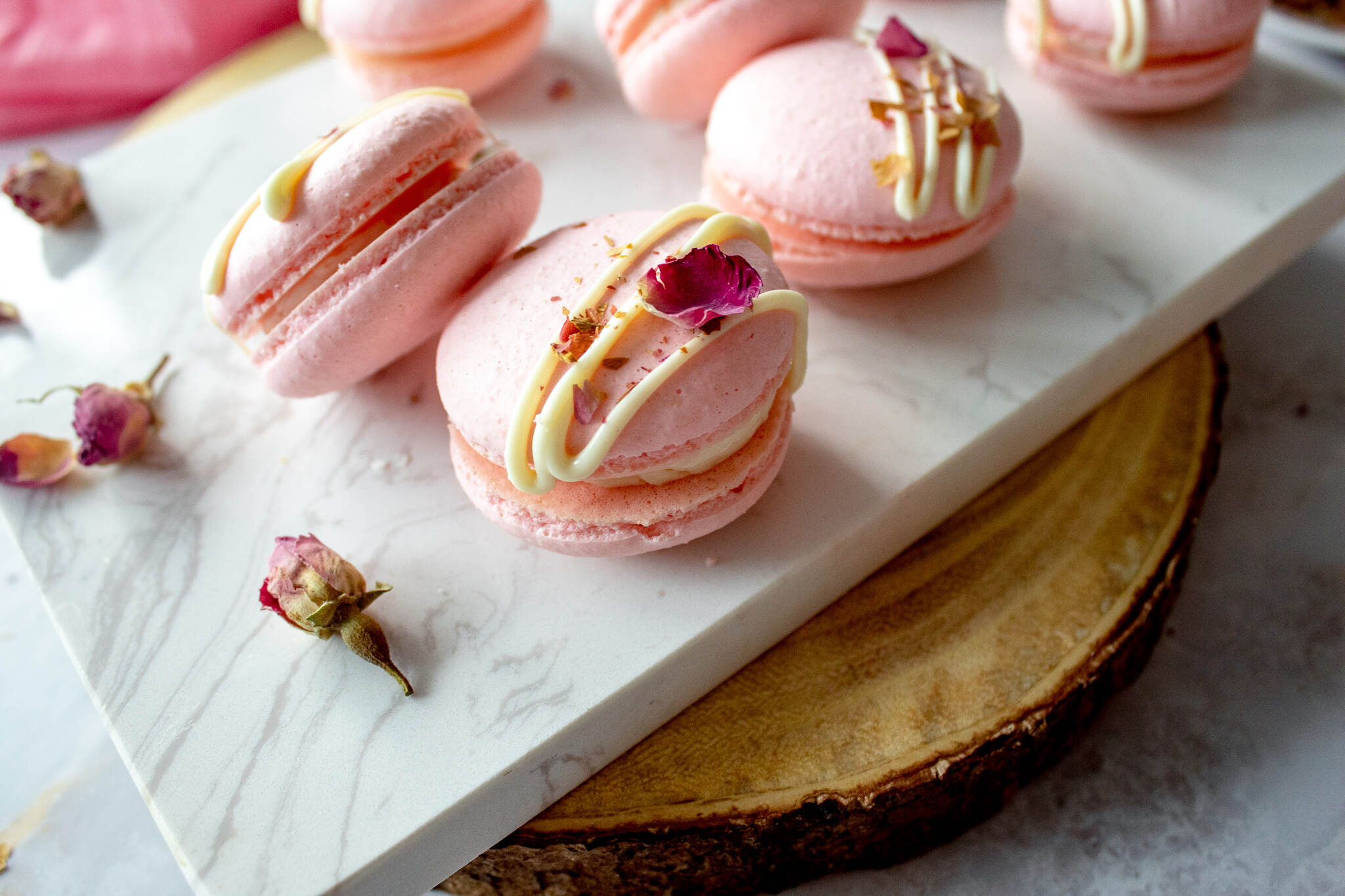 pistachio-rose-macarons-recipe