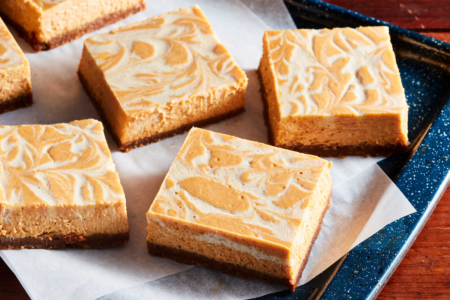 pumpkin-spice-latte-cheesecake-bars