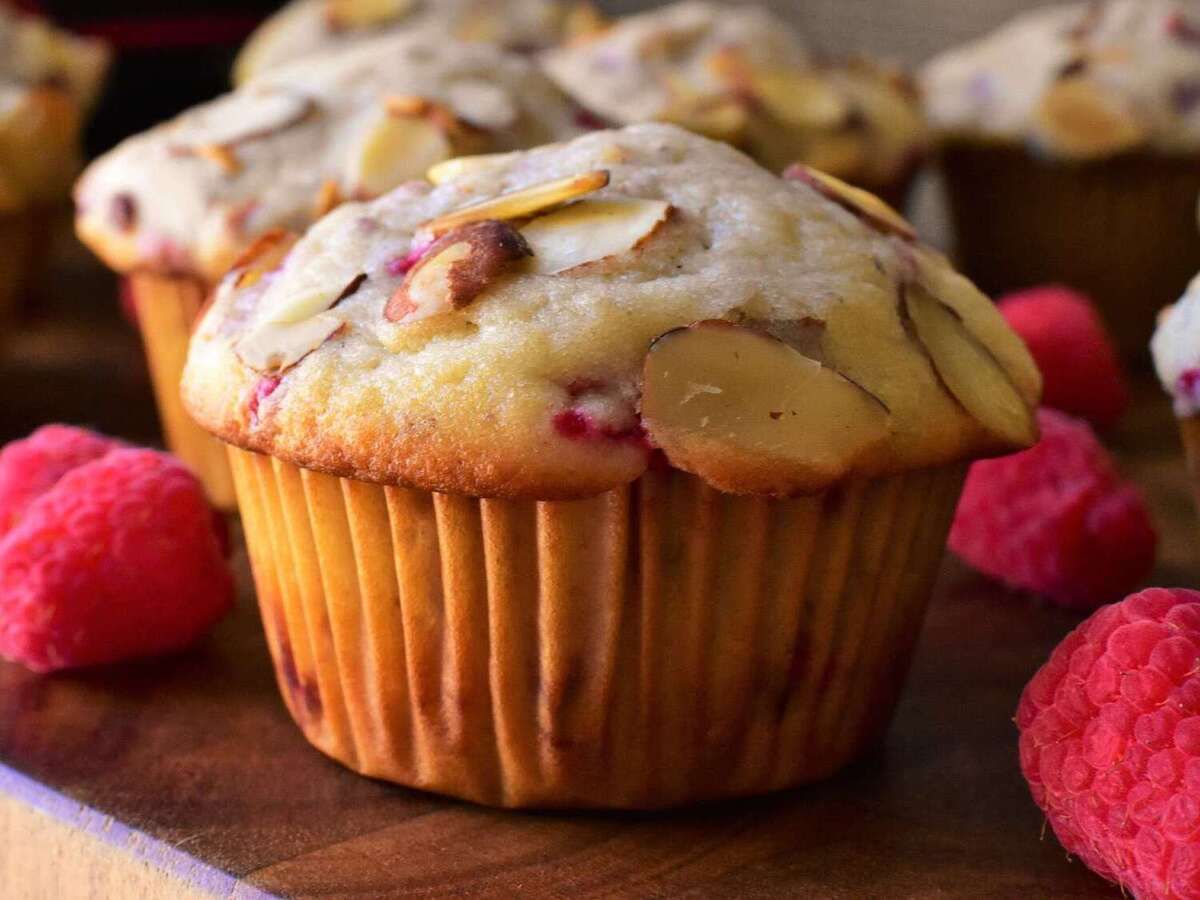 raspberry-almond-cupcakes-recipe