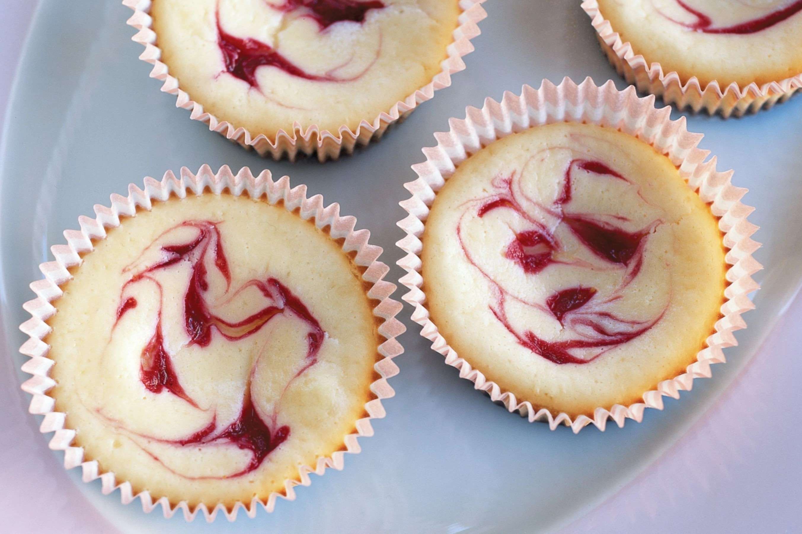 raspberry-swirl-cheesecake-cupcakes-recipe