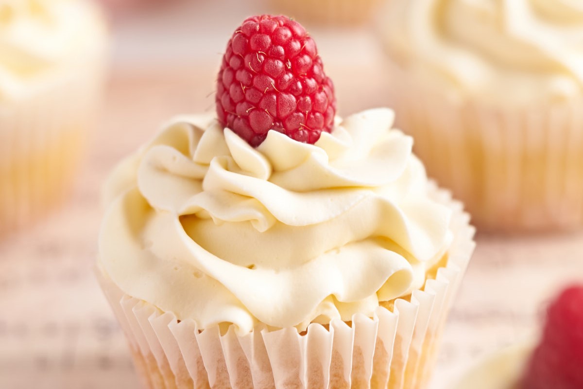 raspberry-vanilla-cupcakes-recipe