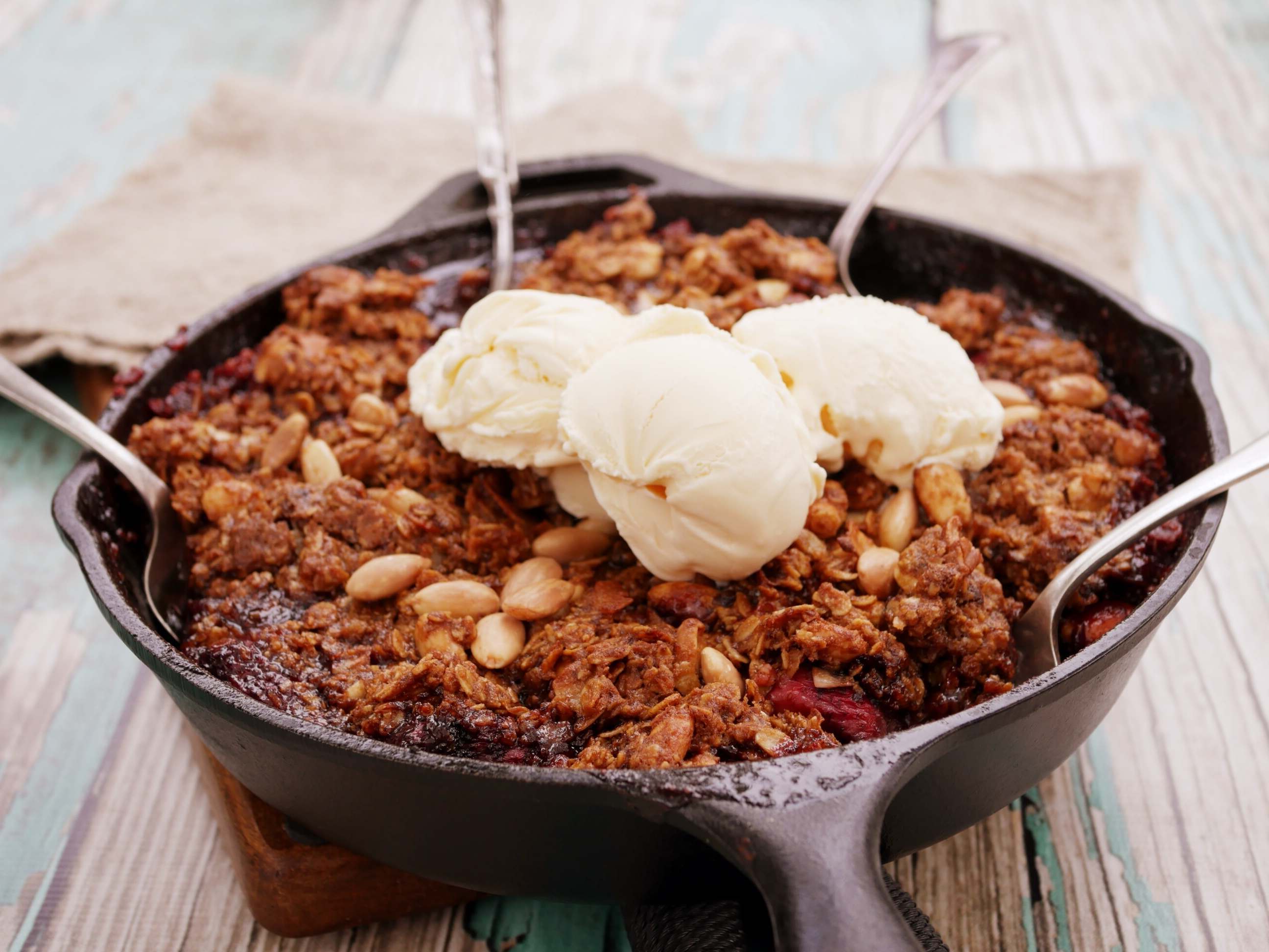 strawberry-almond-crumble-recipe