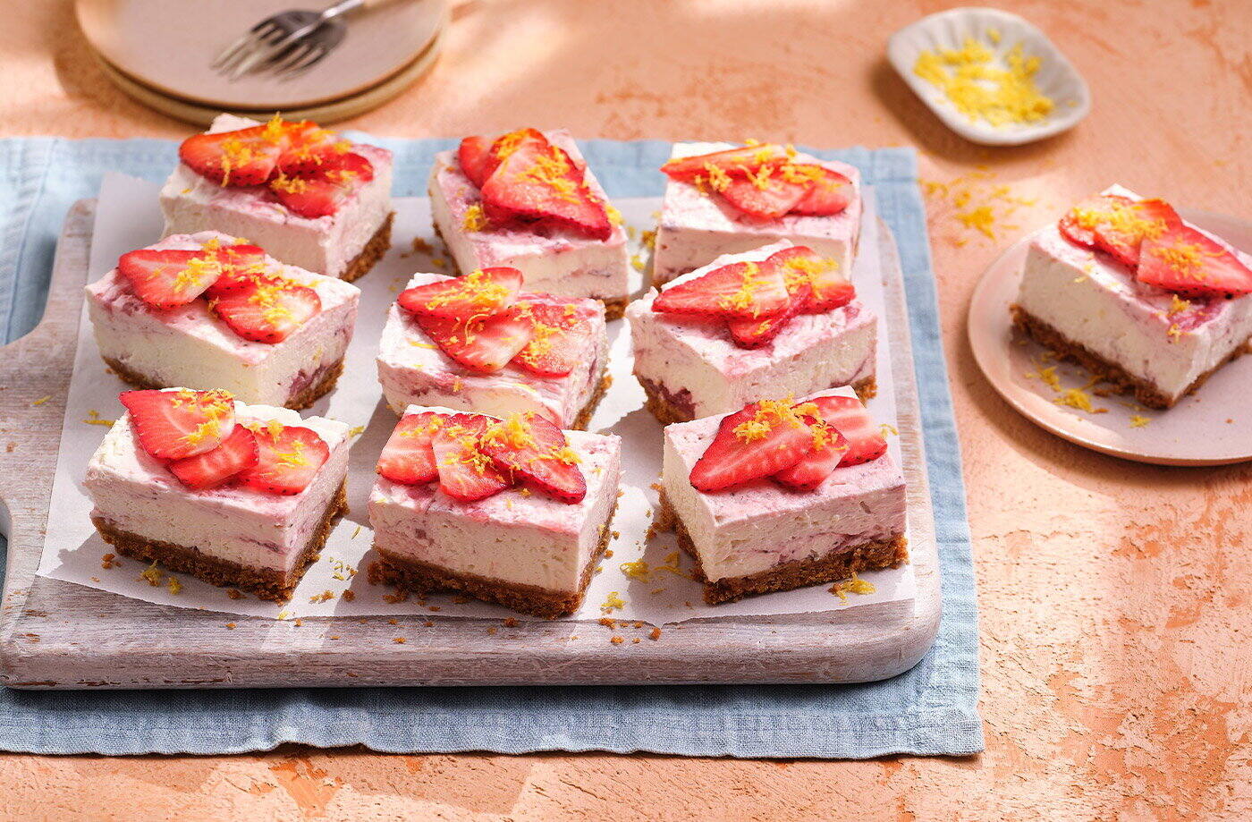 strawberry-cashew-bars-recipe