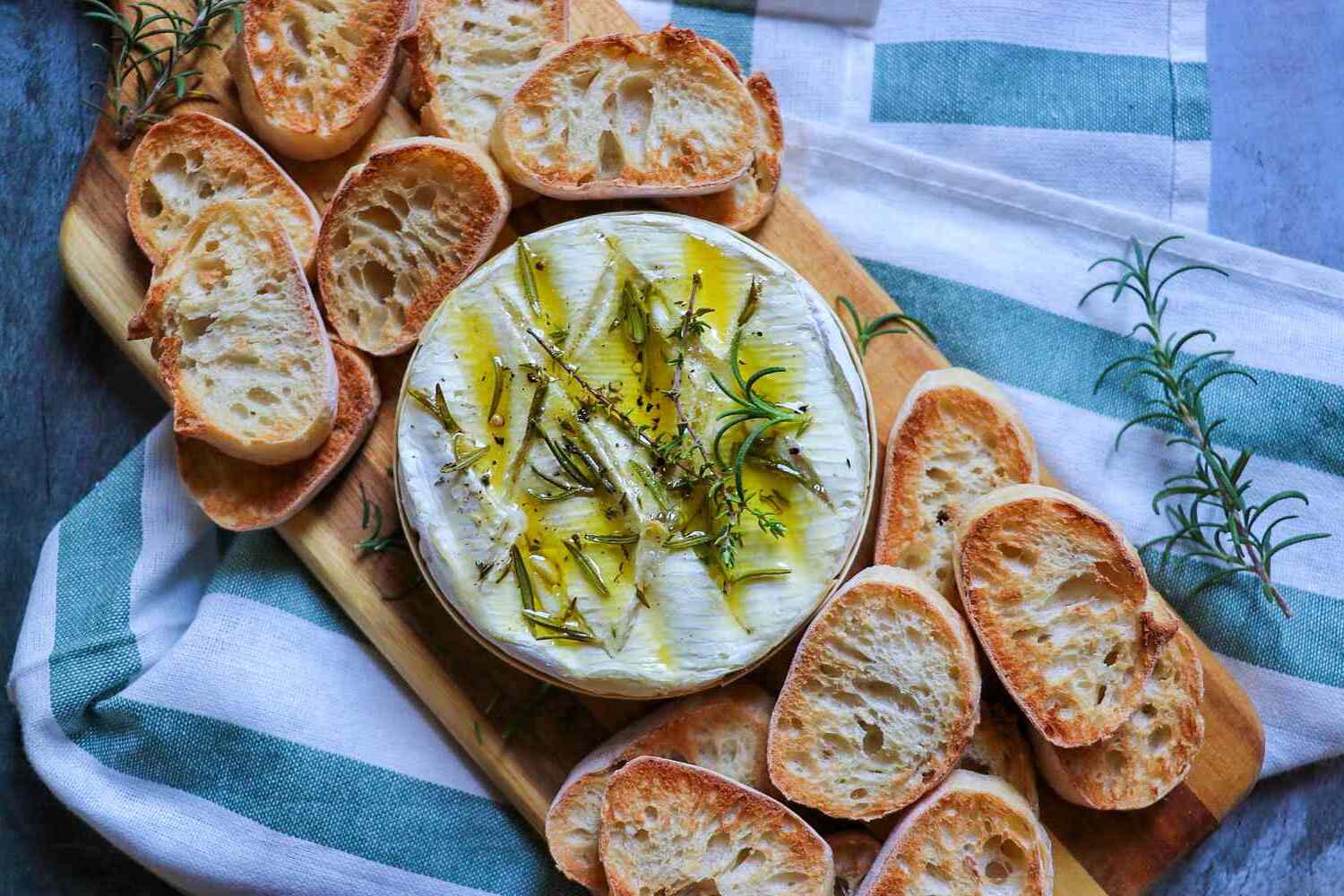 baked-camembert-with-garlic-and-rosemary-recipe