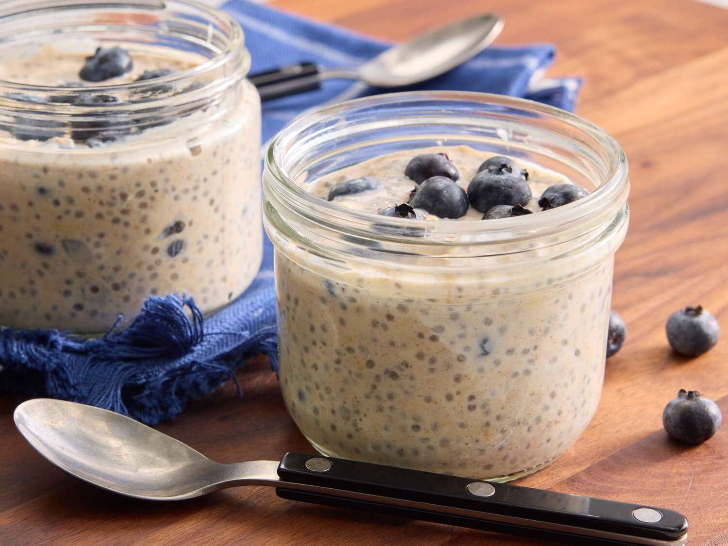 berry-almond-overnight-oats-recipe