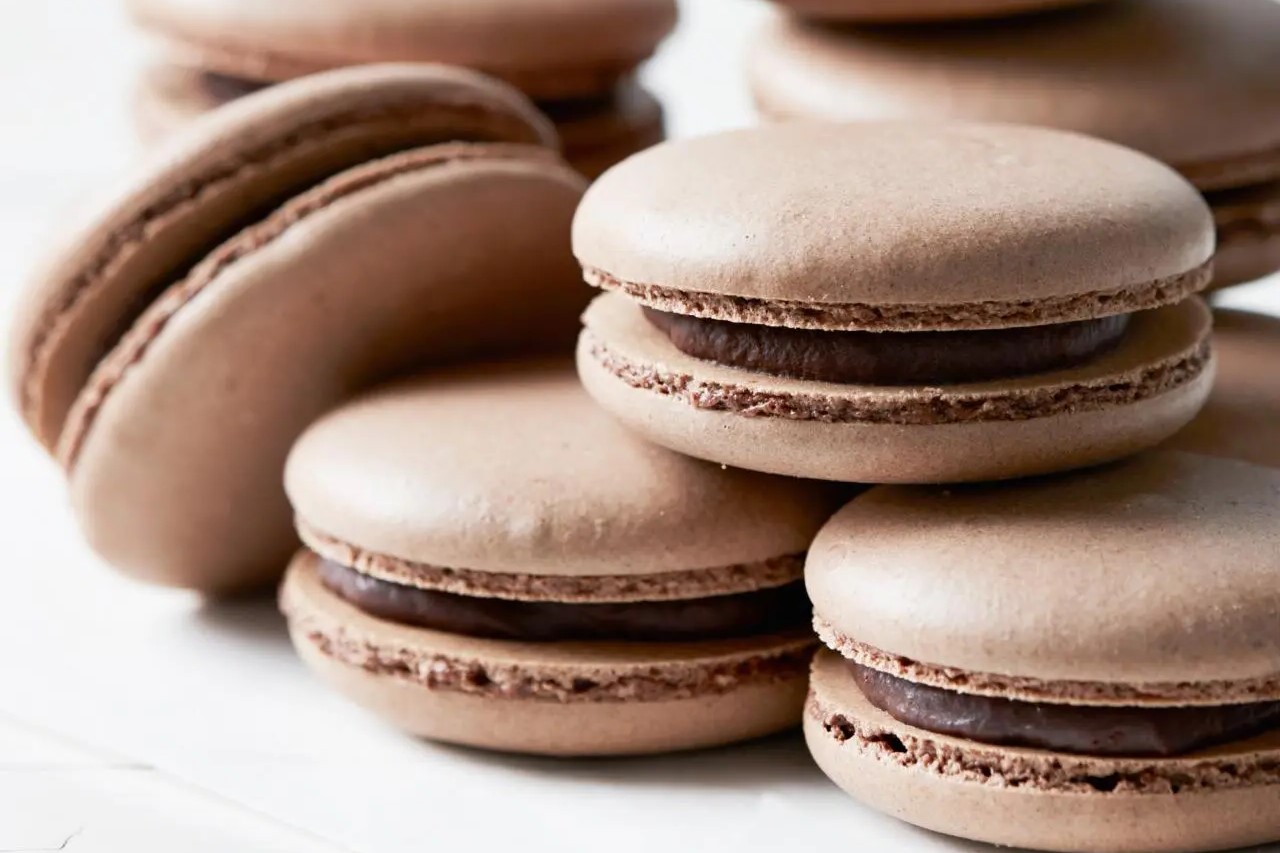 chocolate-hazelnut-macarons-recipe