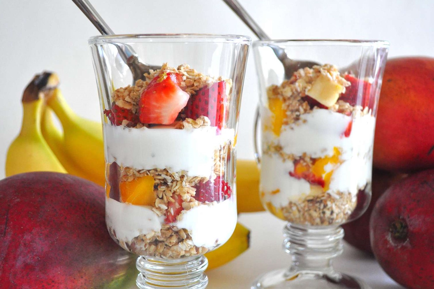 fruit-and-yogurt-parfait-recipe