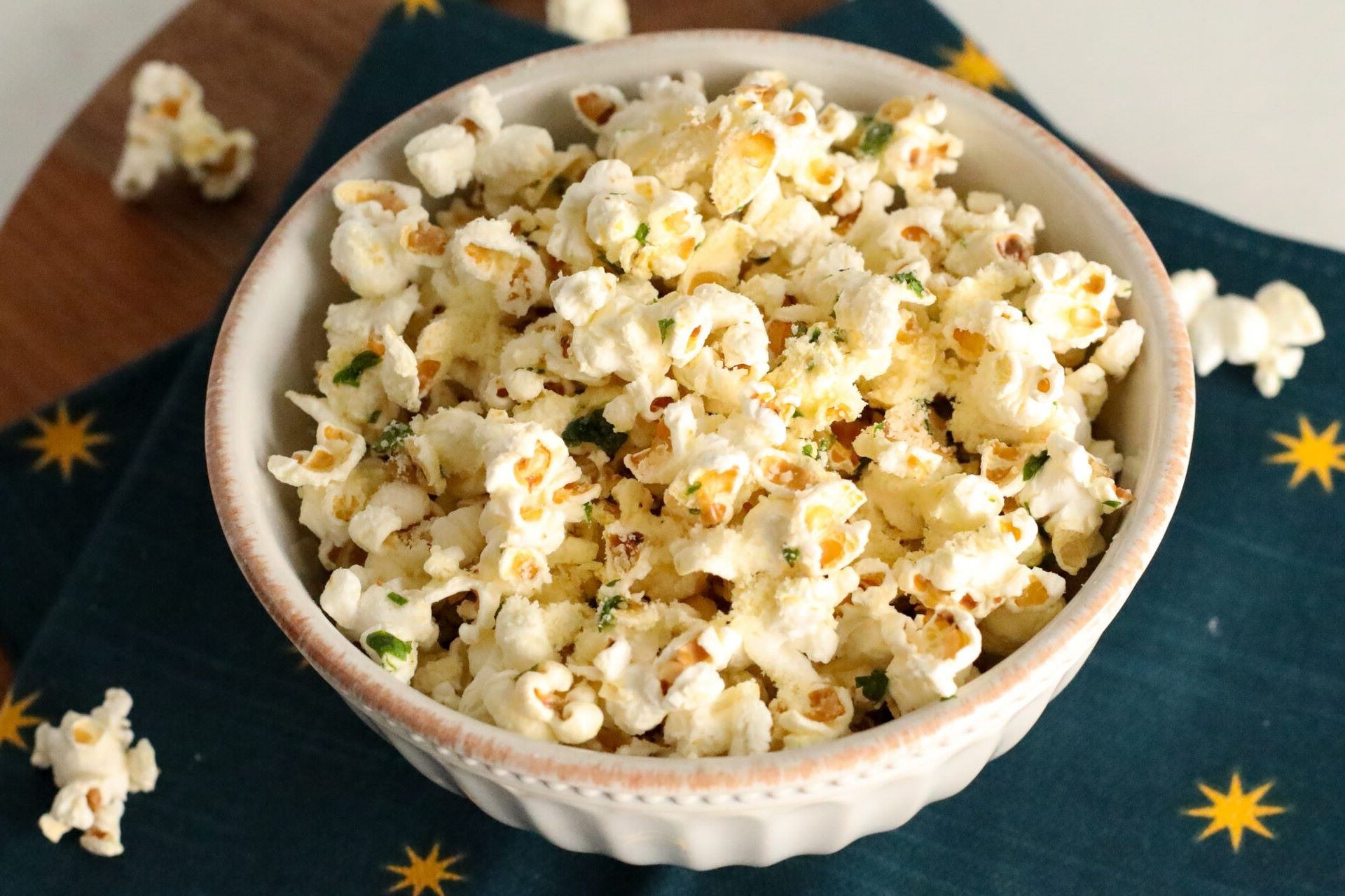 garlic-parmesan-popcorn-recipe