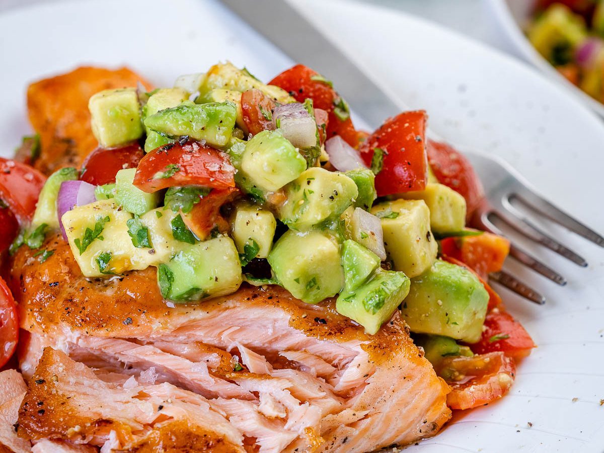 grilled-salmon-with-avocado-salsa-recipe