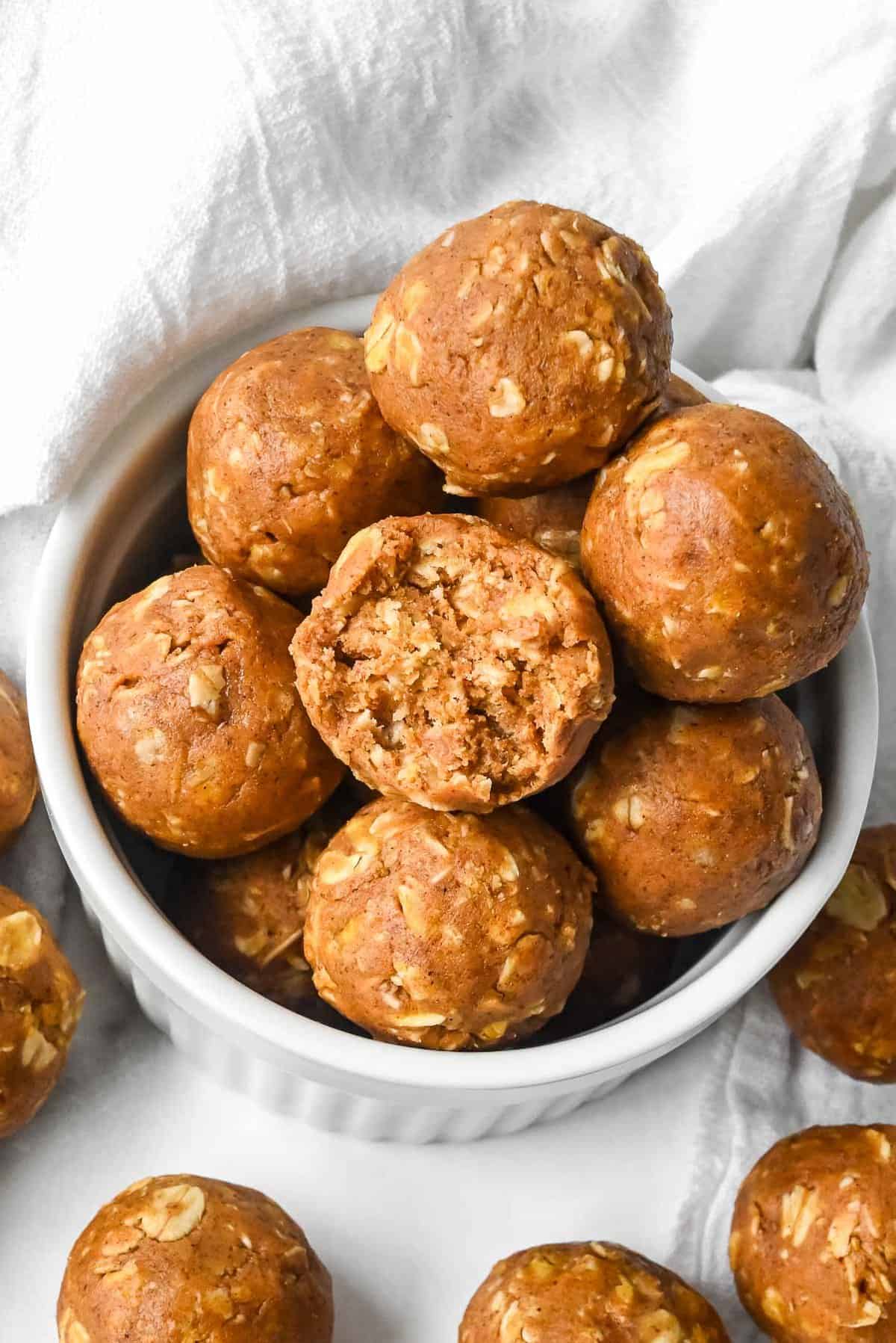 pumpkin-spice-protein-balls-recipe