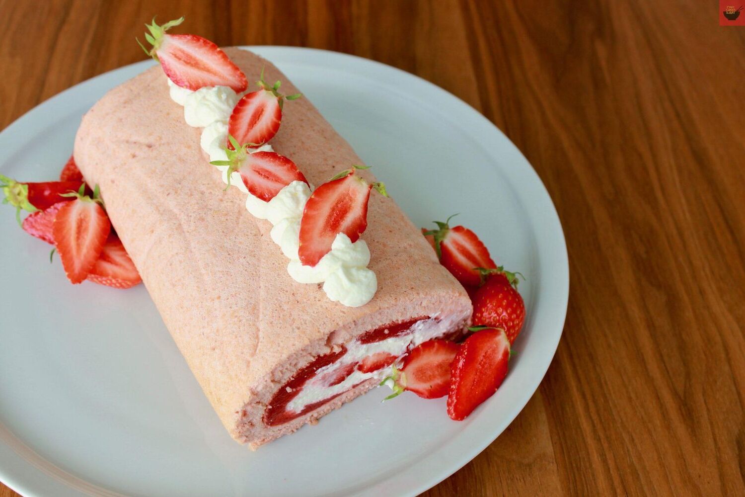 strawberry-swiss-roll-recipe