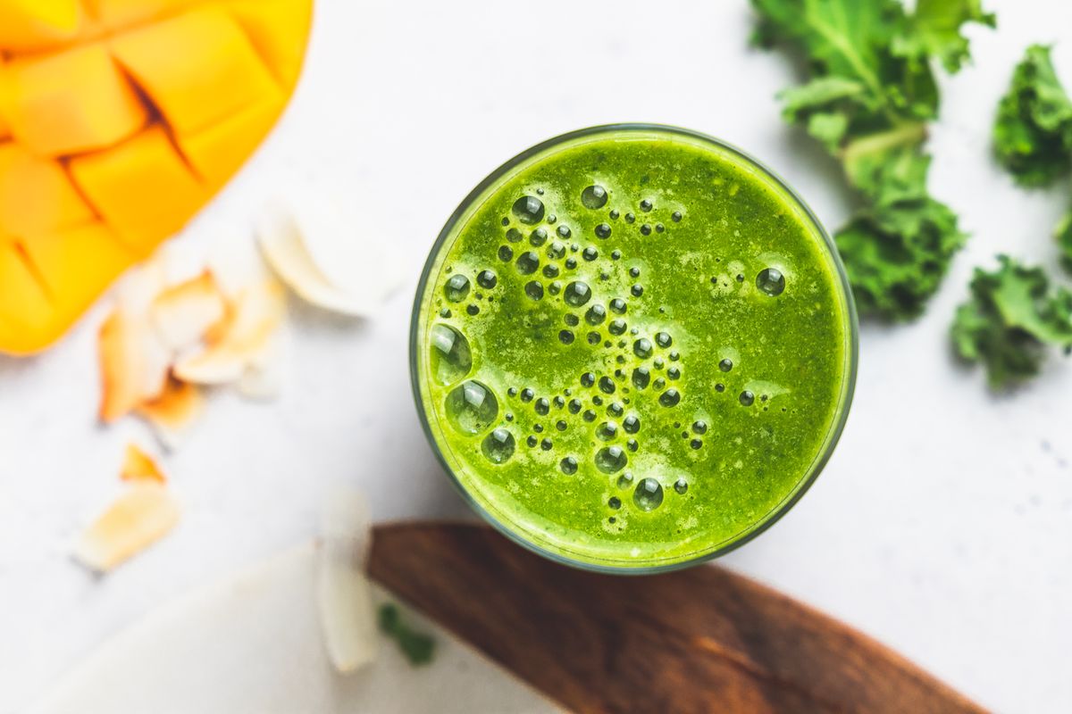 tropical-kale-smoothie-recipe