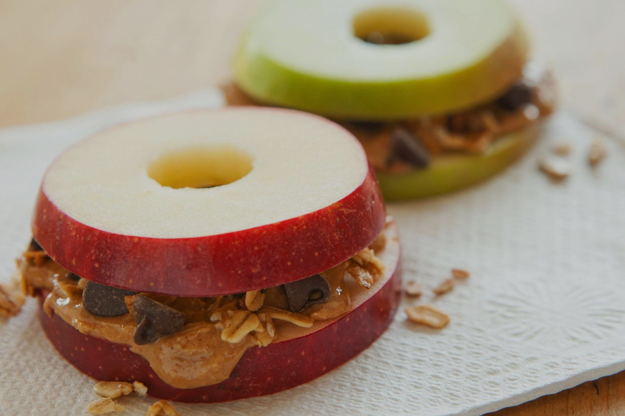 apple-peanut-butter-sandwiches-recipe