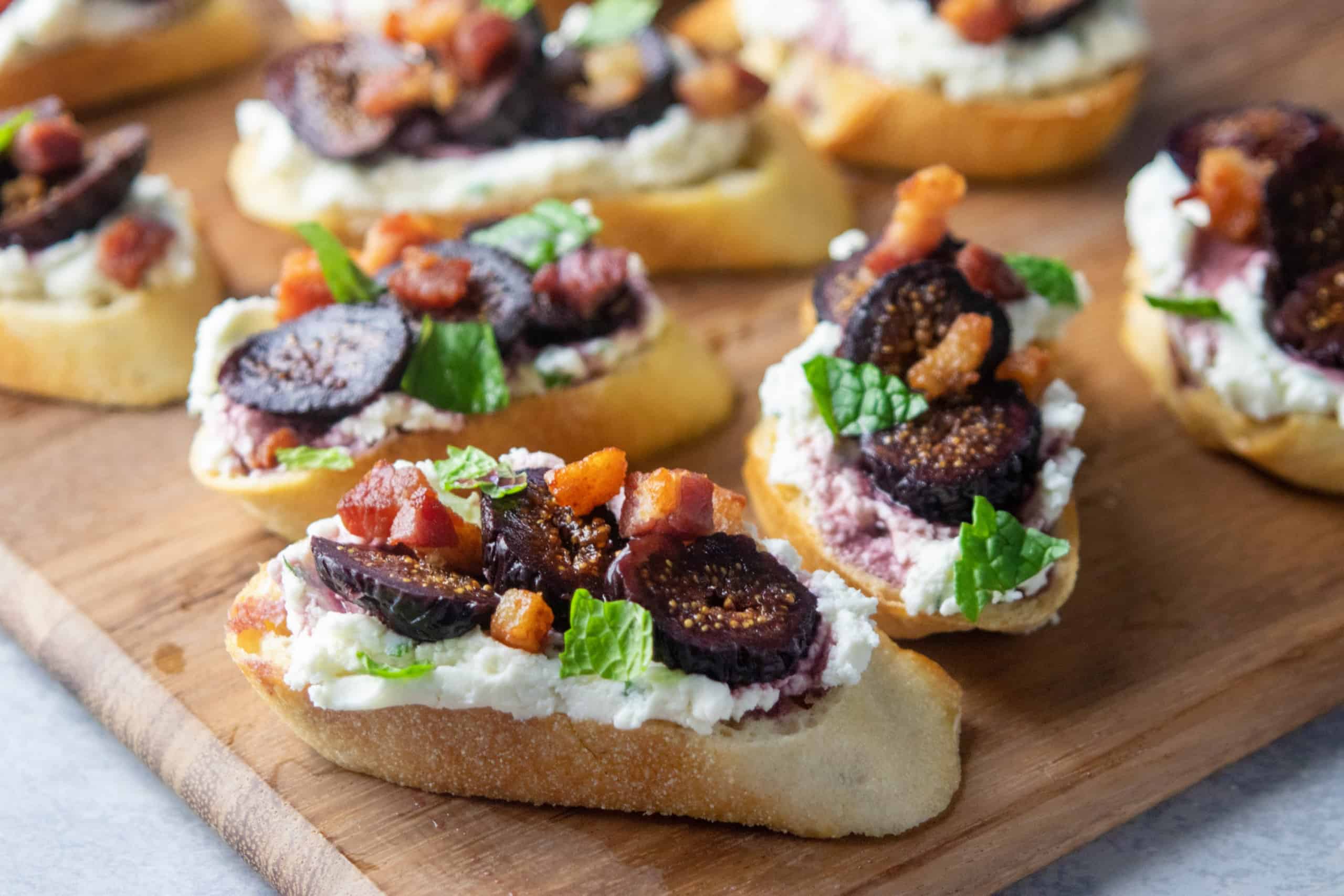 fig-goat-cheese-crostini-recipe