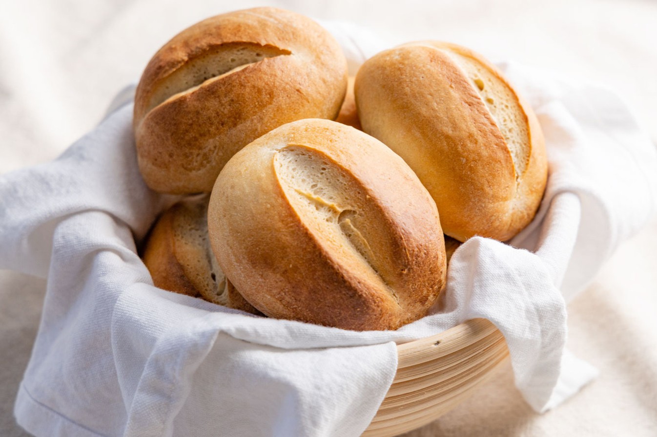 german-brotchen-rolls-recipe
