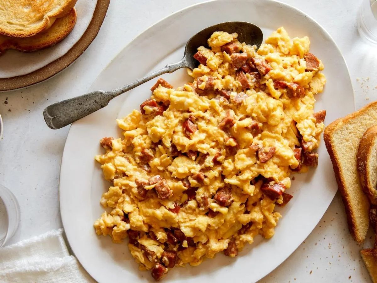 scrambled-eggs-with-chorizo-recipe