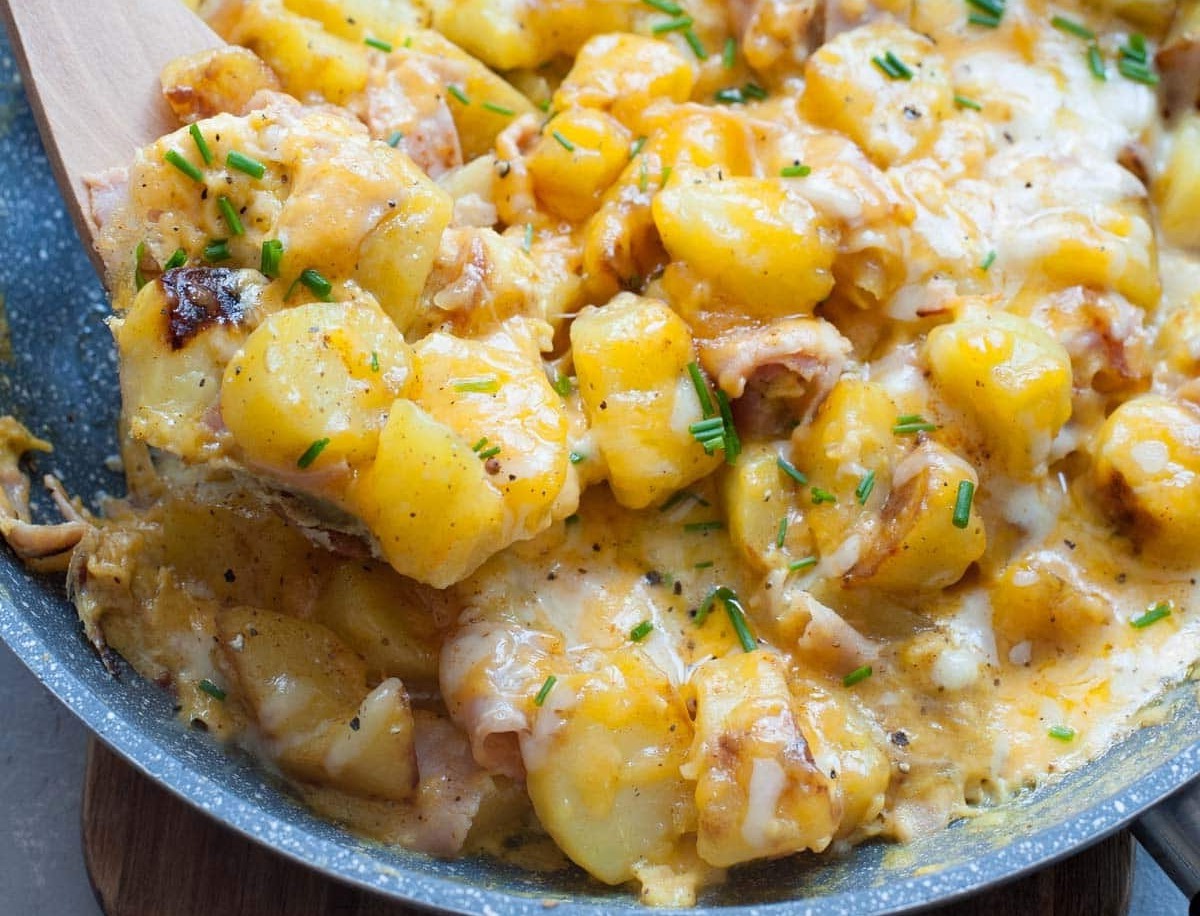 spicy-potatoes-and-scrambled-eggs-recipe