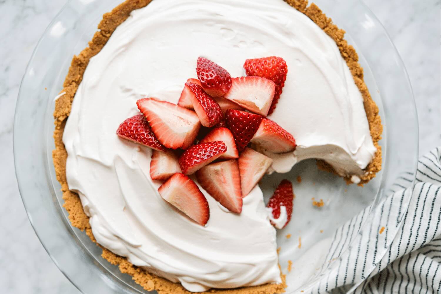 strawberry-yogurt-pie-recipe