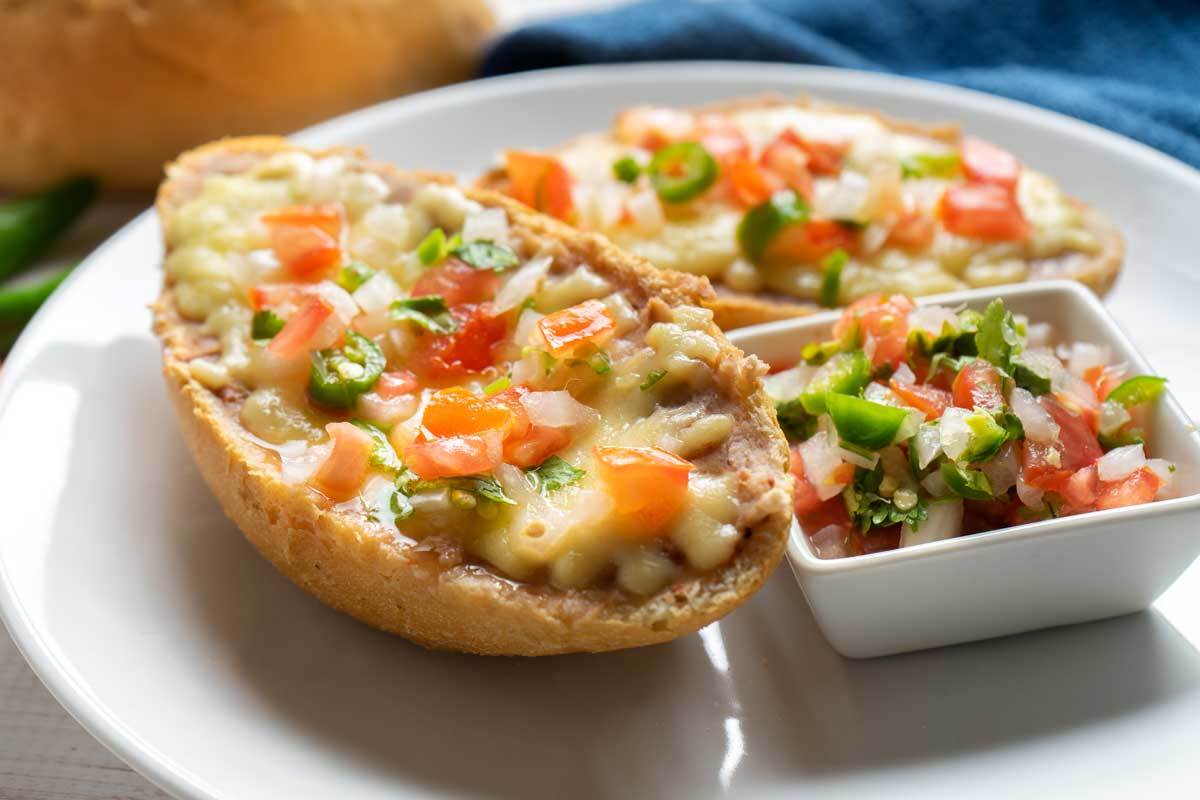 traditional-mexican-molletes-recipe